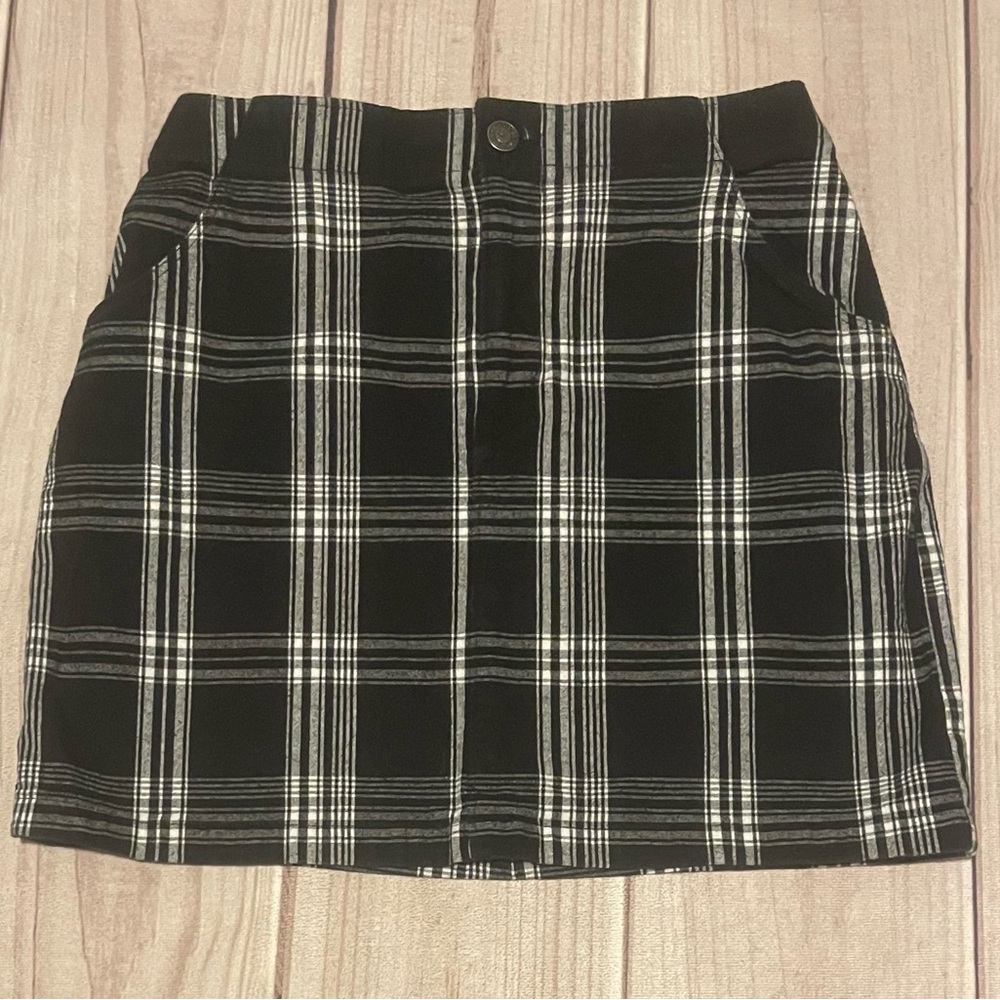Hollister Size Small Ultra High Rise Plaid Mini Skirt Pockets Black White